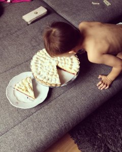 almas-szilvas-pite-cukraszkremmel-tortaiksola-1 (1)